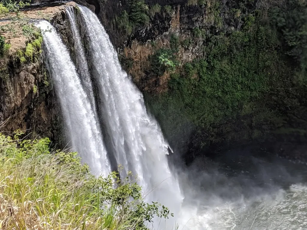 See-the-Beautiful-Wailua-Falls