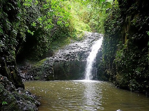 Hike with waterfalls on Oahu