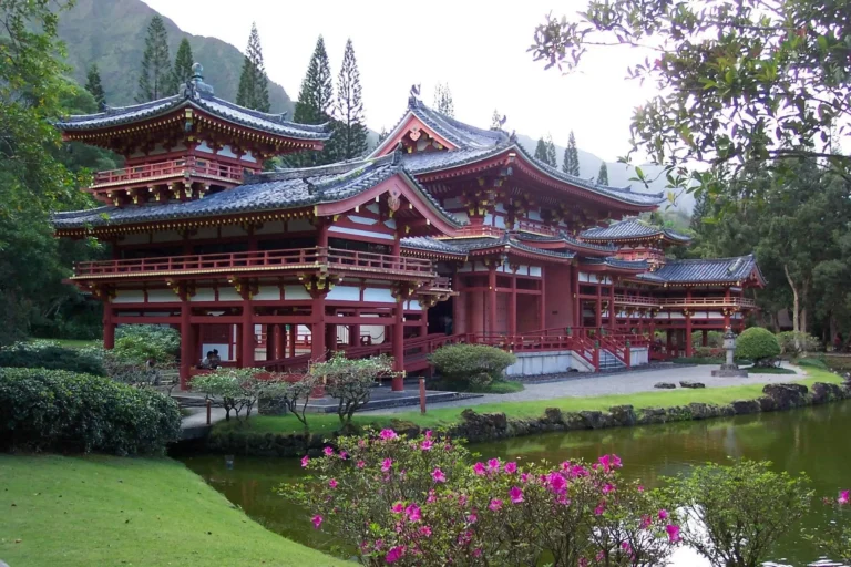byodo in temple dress code