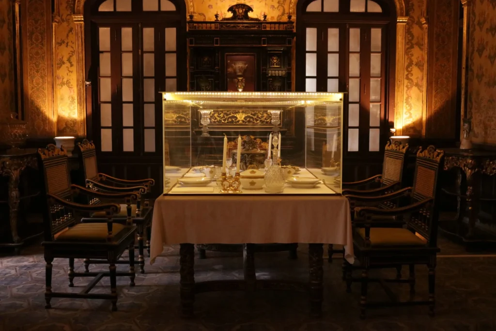 Inside Hānaiakamalama: Rooms, Furniture, and Royal Gift